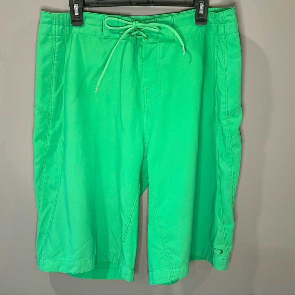 Oakley Vintage Men's Green Board‎ Shorts, Size 34, GUC